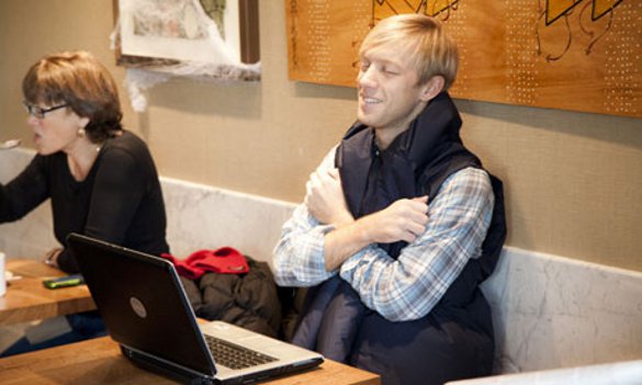 The Jacket that Hugs You When You Get a “Like” on Facebook The Jacket that Hugs You When You Get a “Like” on Facebook