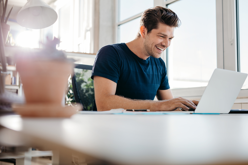 man-blogging